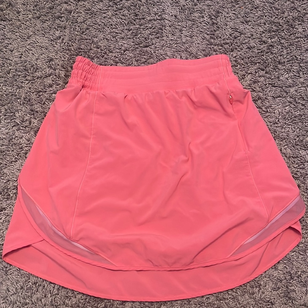 Lululemon skirt color peach size 4 never been worn